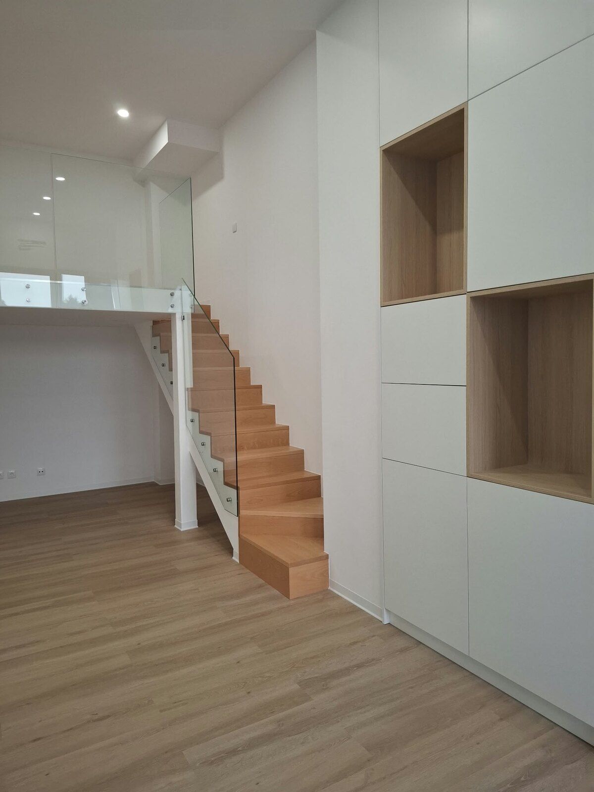 Loja convertida em habitação, depois da obra (7)